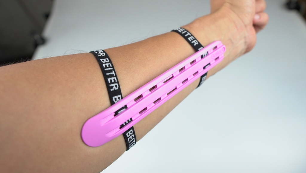 Beiter original arm guard  candy pink 2.JPG