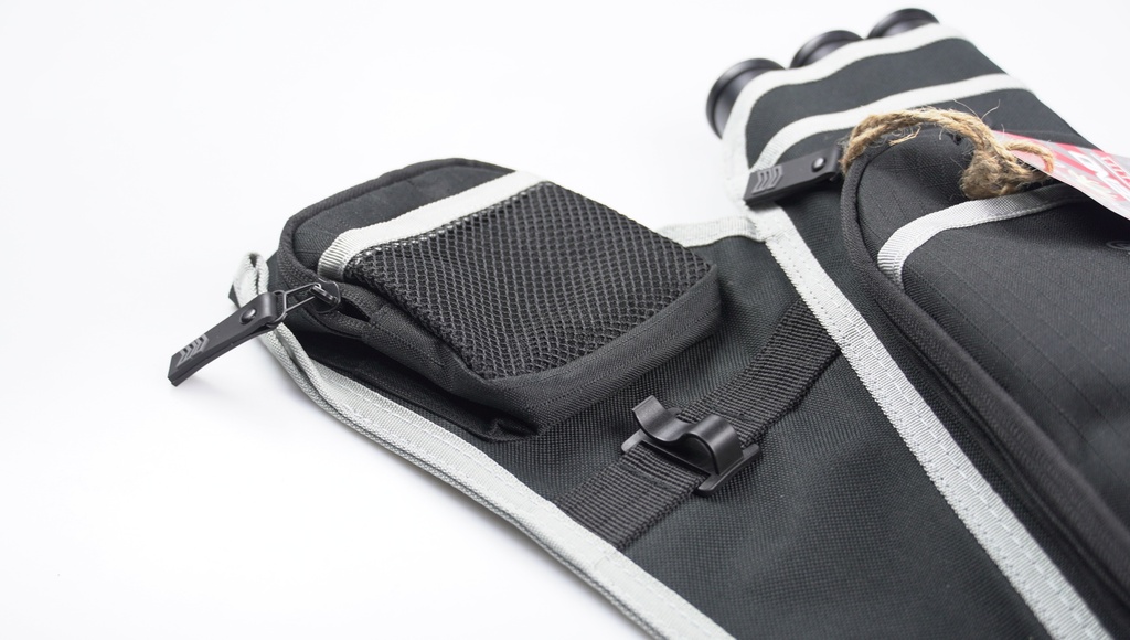 Legend Quiver First Gray 2.JPG