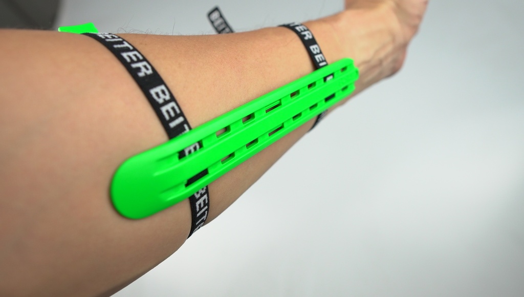 Beiter original arm guard solid green 2.JPG