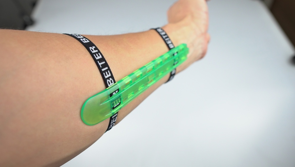 Beiter original arm guard clear green 2.JPG